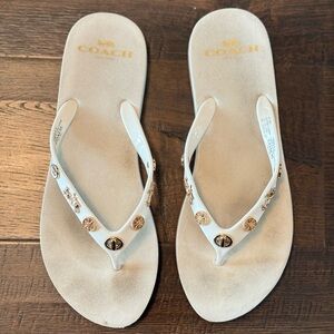 Coach Women's White Sandals Flip Flops with Gold Accents Summer Shoes Designer